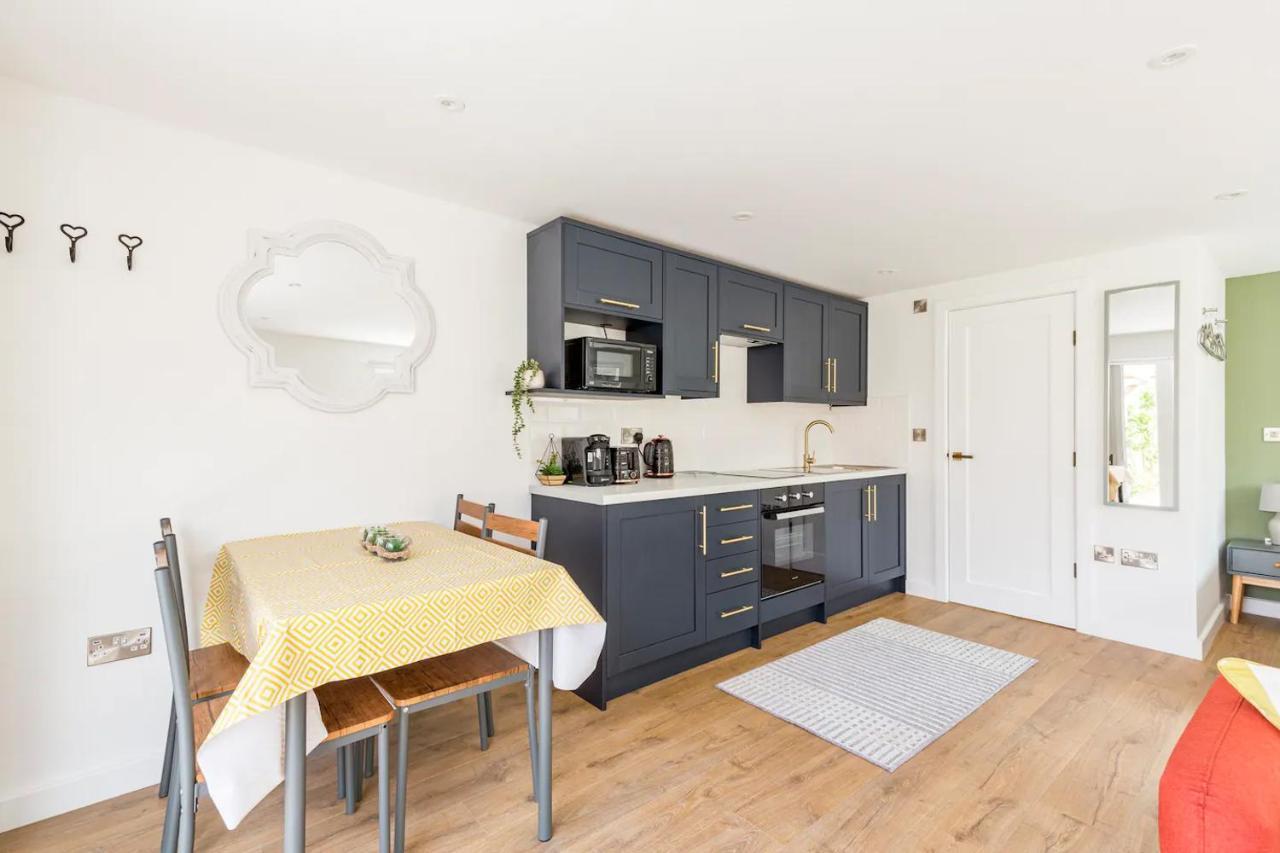 Charming Chester Studio With Private Garden & Free Parking Exteriör bild