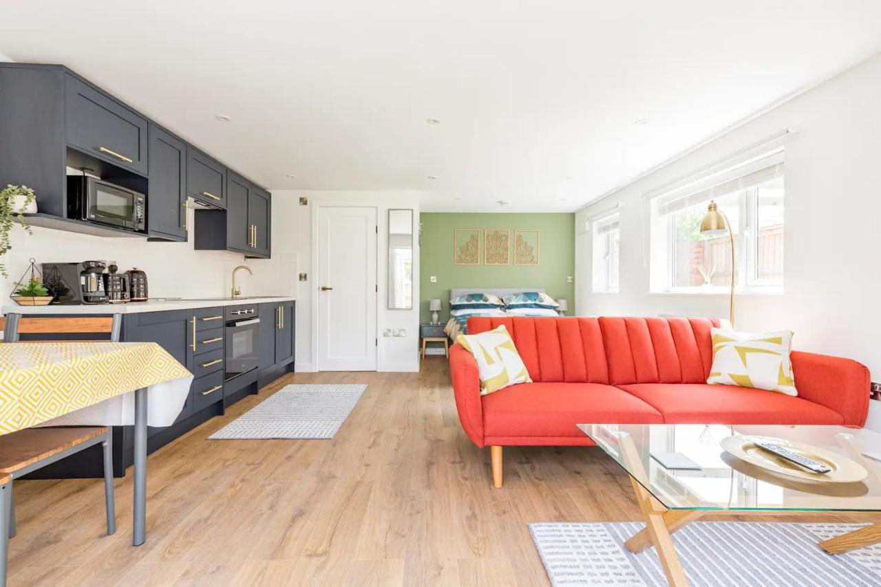 Charming Chester Studio With Private Garden & Free Parking Exteriör bild