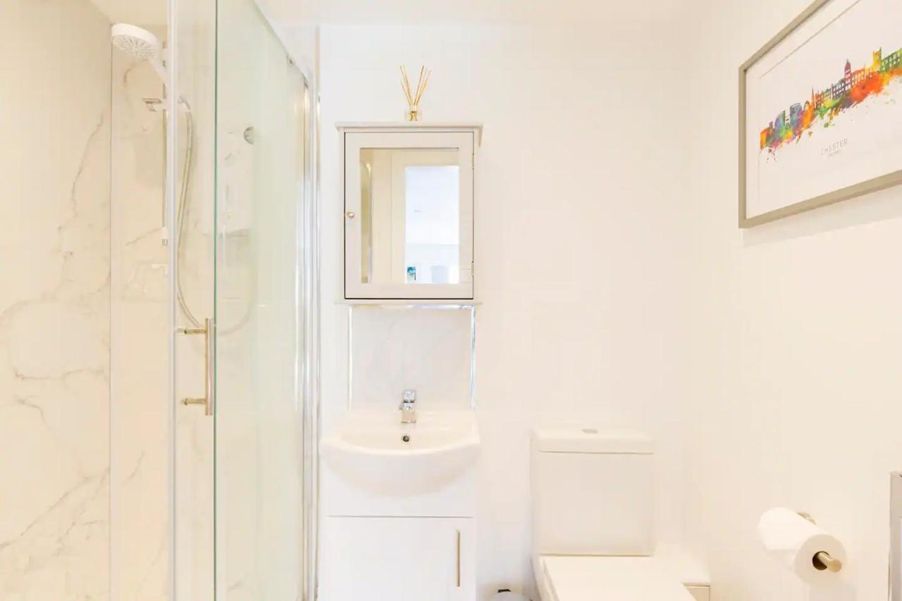 Charming Chester Studio With Private Garden & Free Parking Exteriör bild