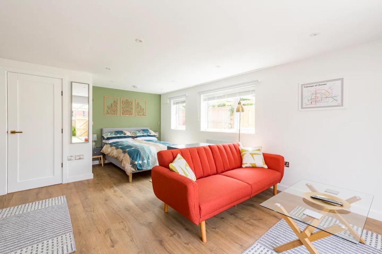 Charming Chester Studio With Private Garden & Free Parking Exteriör bild