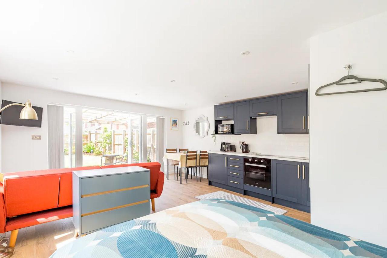 Charming Chester Studio With Private Garden & Free Parking Exteriör bild