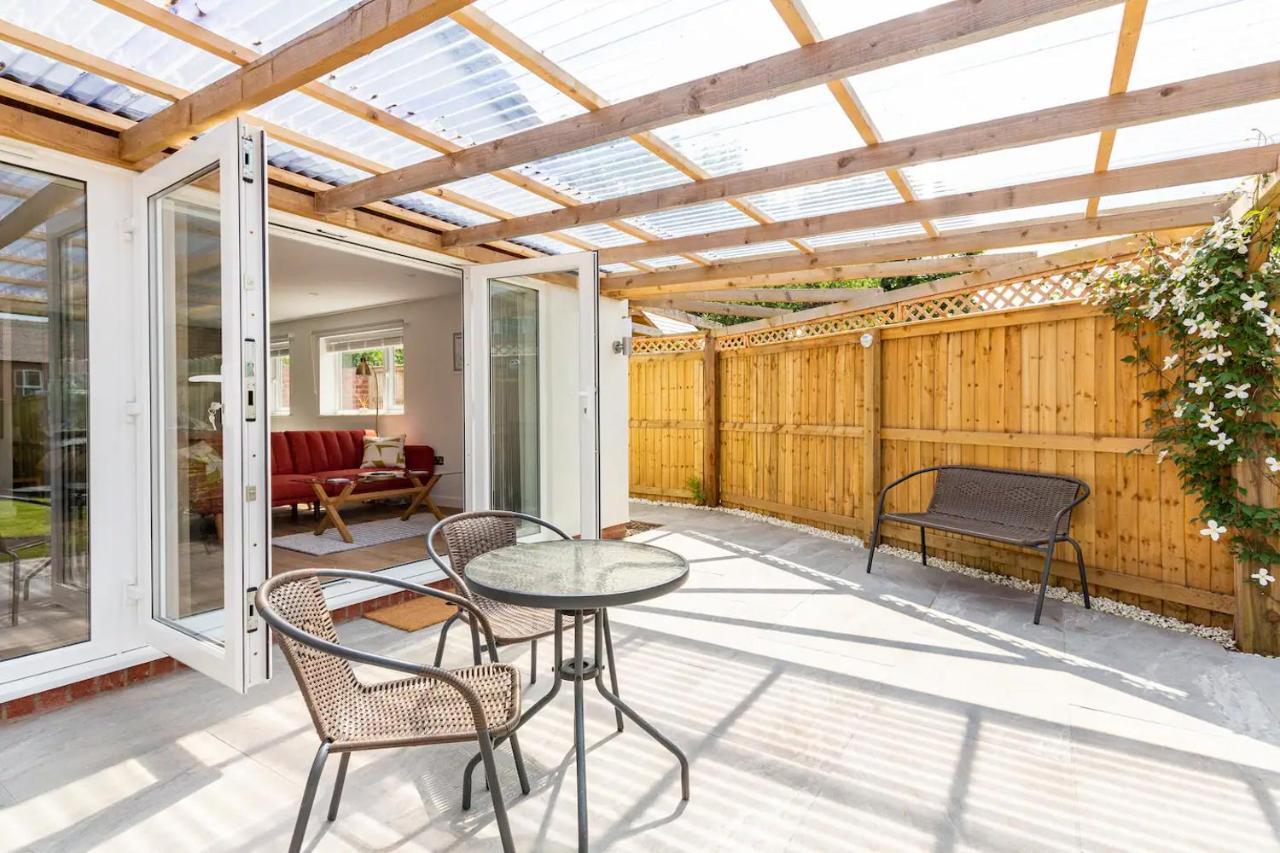 Charming Chester Studio With Private Garden & Free Parking Exteriör bild